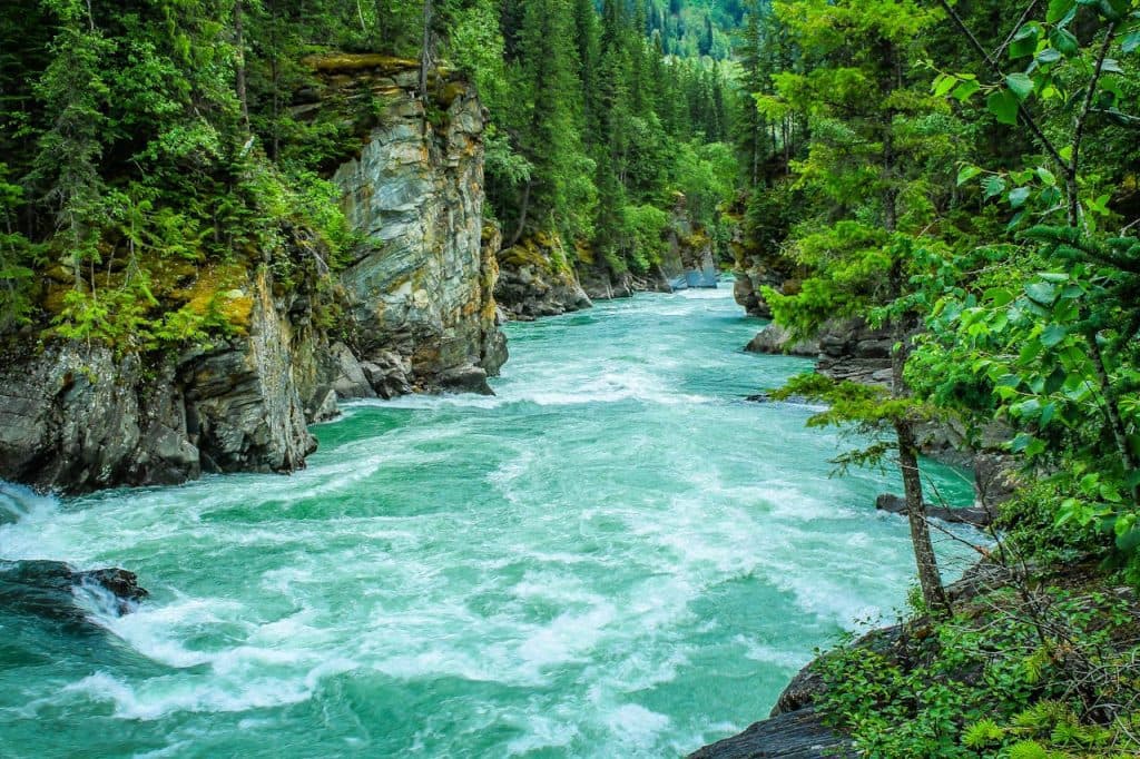 flowing river 1024x682